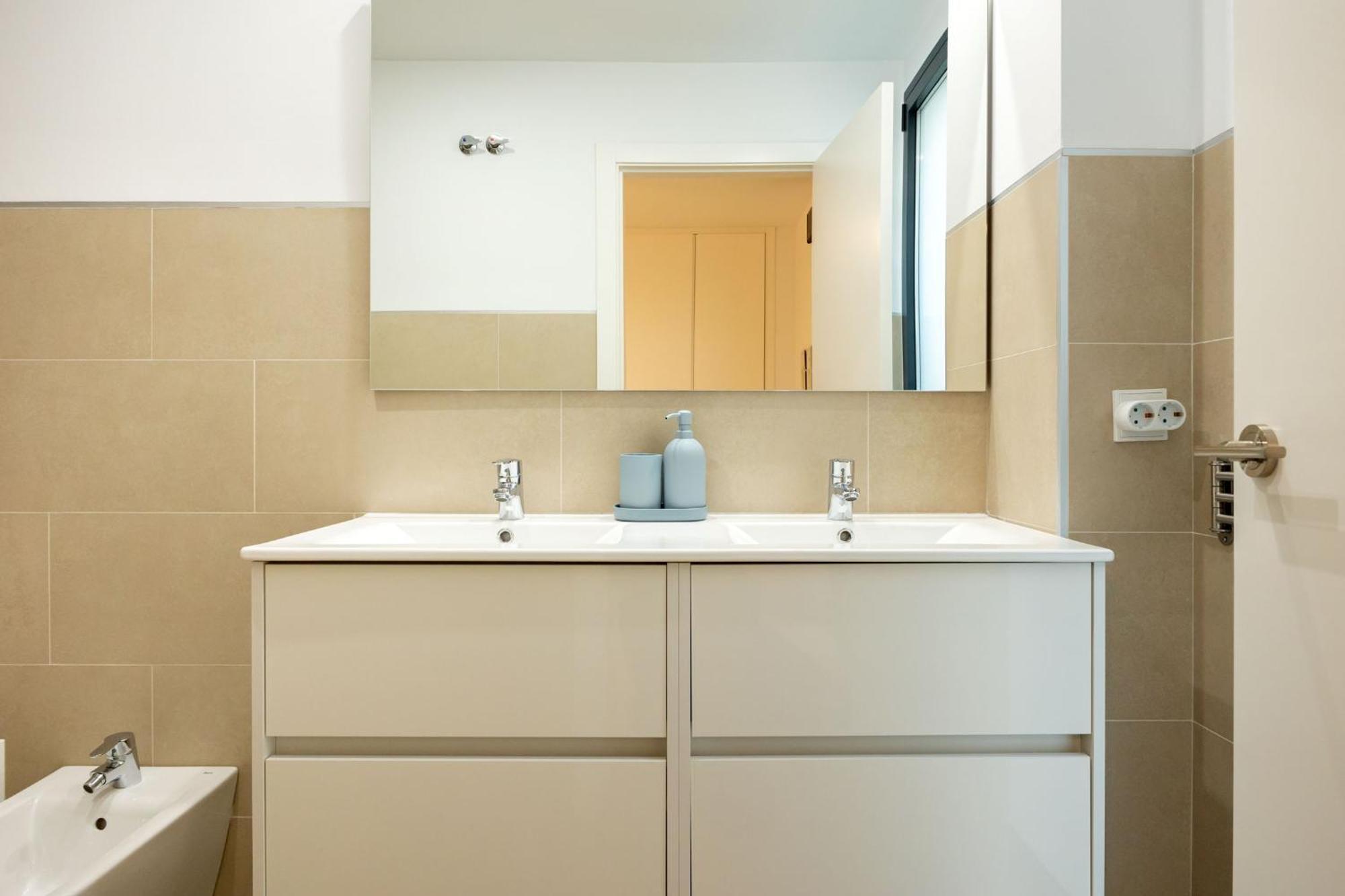 Charming 2 Bedroom Apartment By Torre Del Oro By Ocityzen Sevilla Eksteriør billede