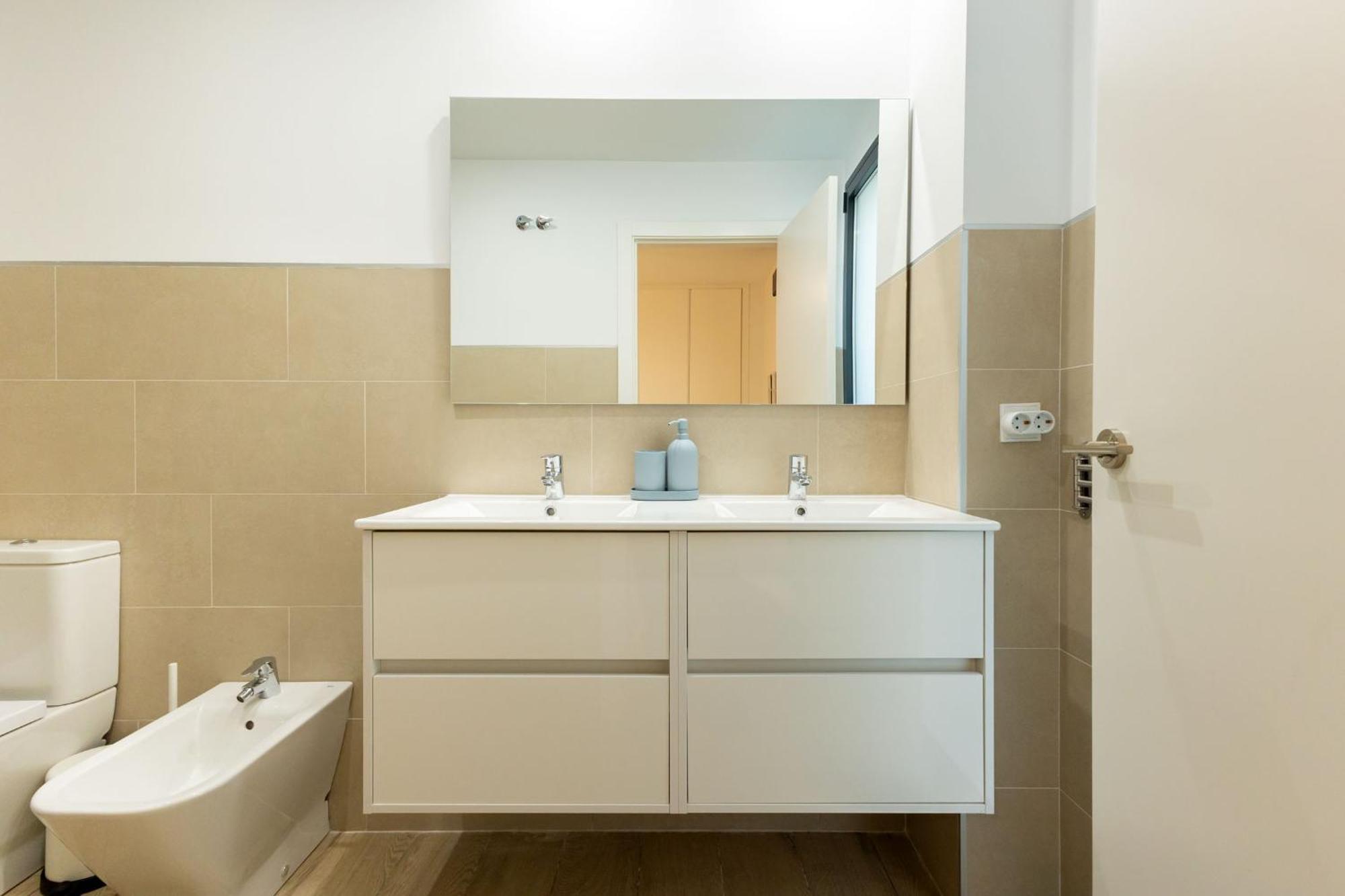 Charming 2 Bedroom Apartment By Torre Del Oro By Ocityzen Sevilla Eksteriør billede